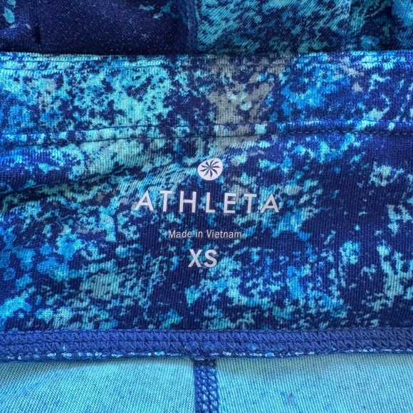 Athleta Splatter Be Free Knicker Crop Leggings Blue print size X-Small cropped - Picture 8 of 8